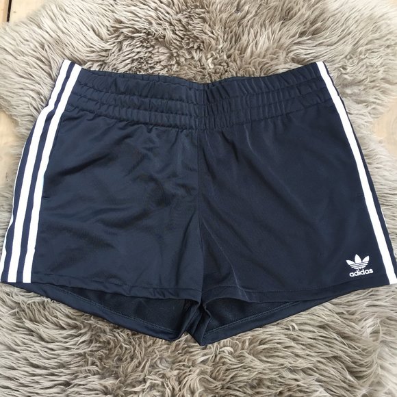 Adidas Pants - NWOT Adidas black & white athletic shorts -- size XL